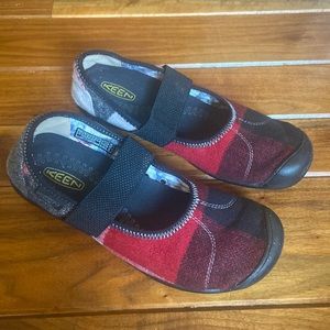 Keen Red Black Plaid Sienna Mary Jane Shoes 7.3